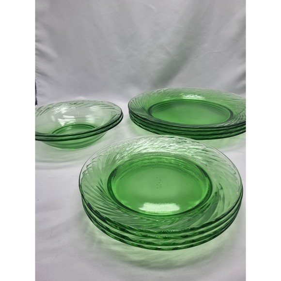Pyrex Spring Festiva Green Swirl Dishes - Picture 9 of 9